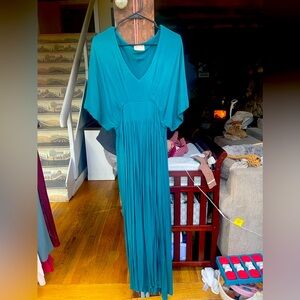 Joyfolie Maxi Dress 
Teal
Size M
Worn once